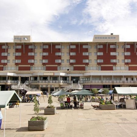 Cresta President Hotel Gaborone Kültér fotó