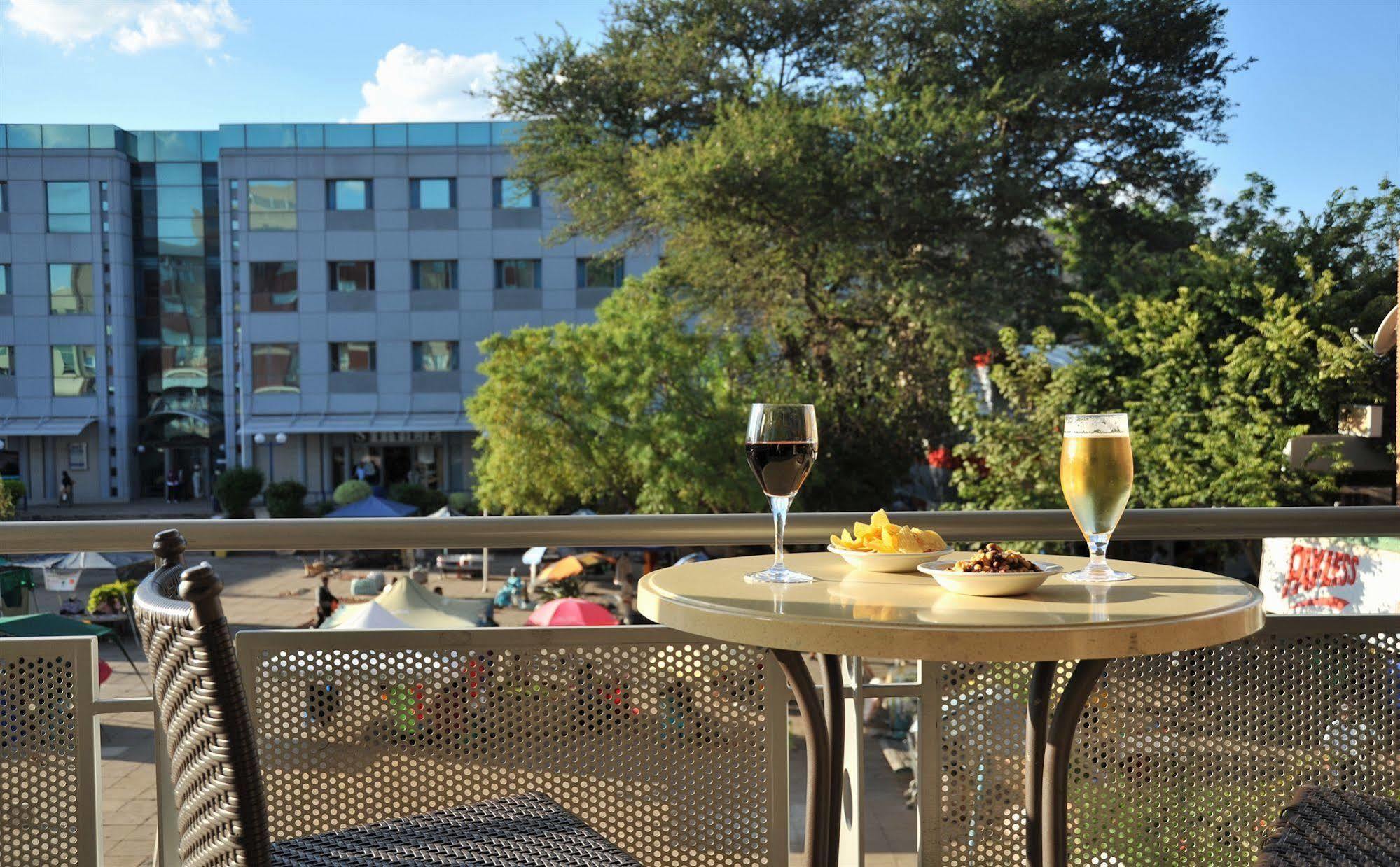 Cresta President Hotel Gaborone Kültér fotó