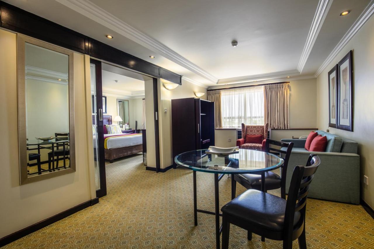 Cresta President Hotel Gaborone Kültér fotó