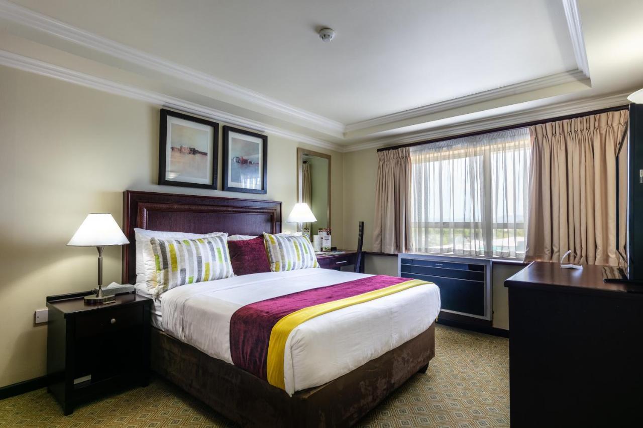 Cresta President Hotel Gaborone Kültér fotó
