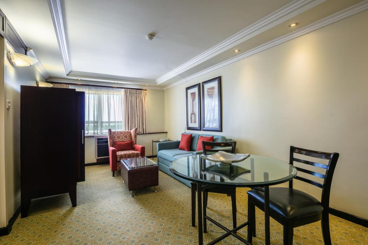 Cresta President Hotel Gaborone Kültér fotó