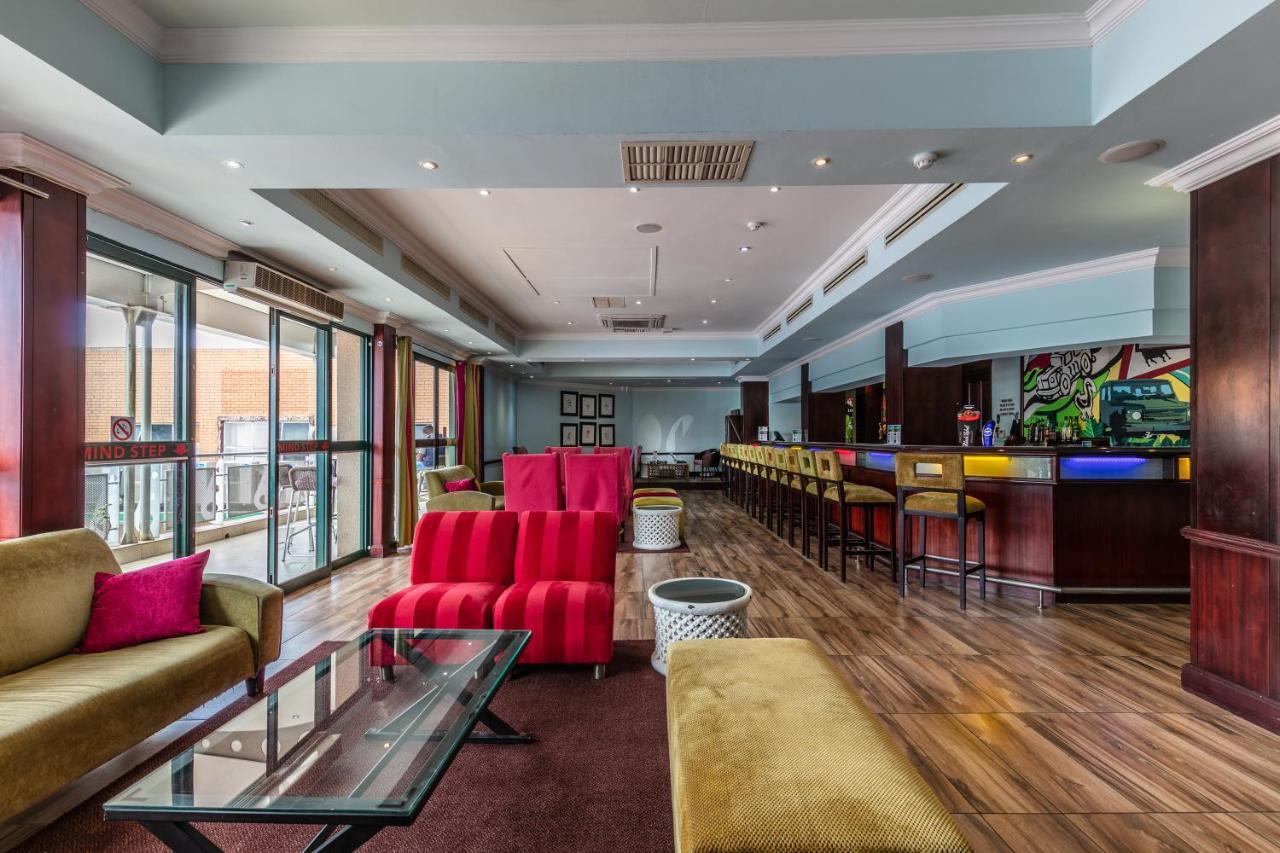 Cresta President Hotel Gaborone Kültér fotó