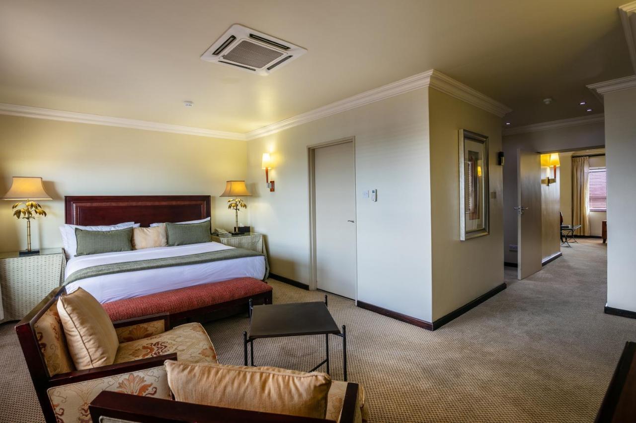 Cresta President Hotel Gaborone Kültér fotó