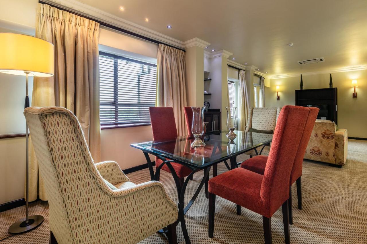 Cresta President Hotel Gaborone Kültér fotó