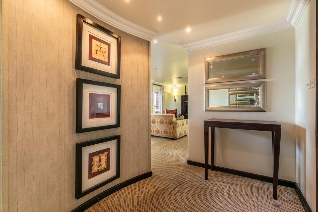 Cresta President Hotel Gaborone Kültér fotó