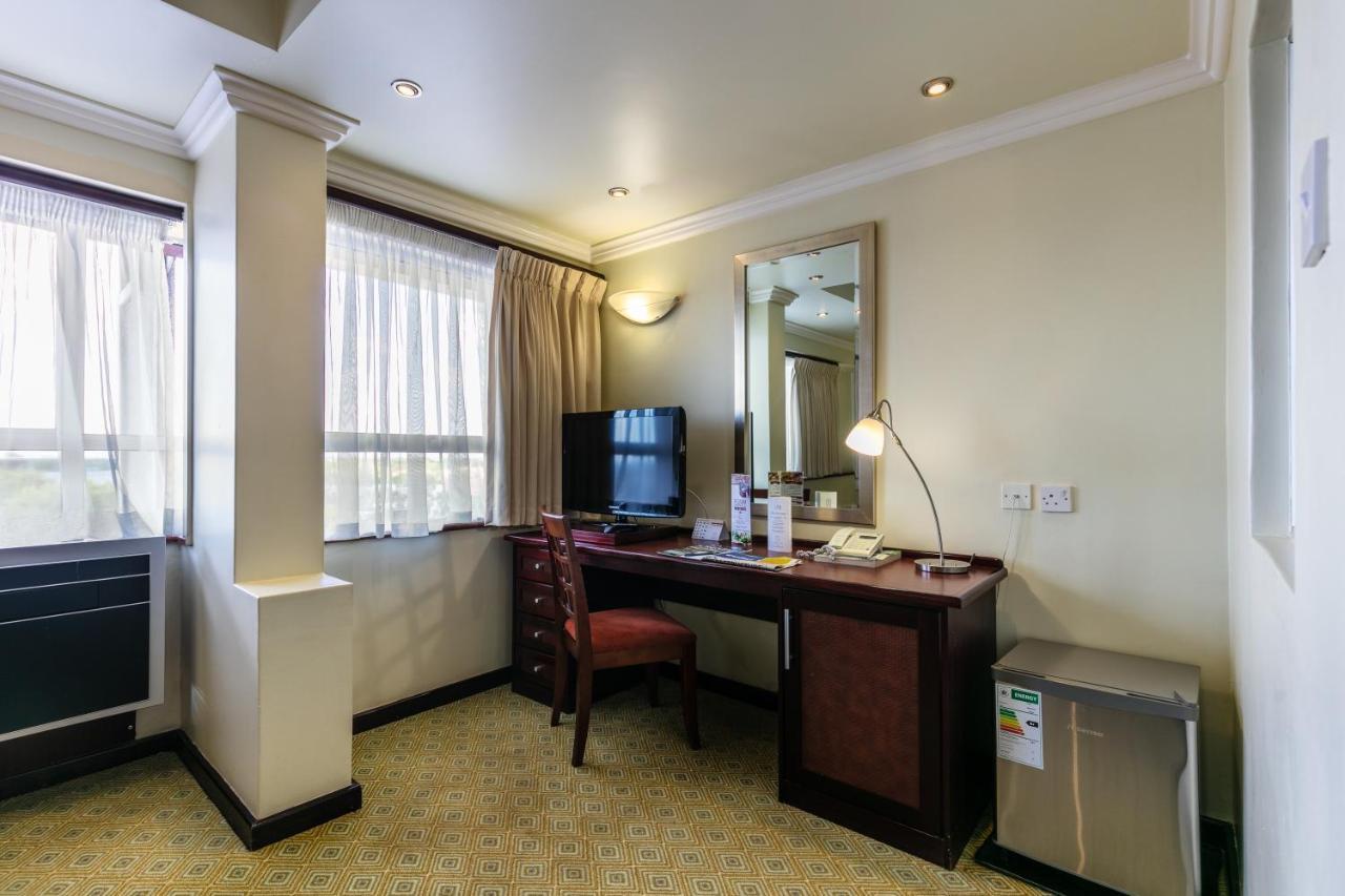 Cresta President Hotel Gaborone Kültér fotó